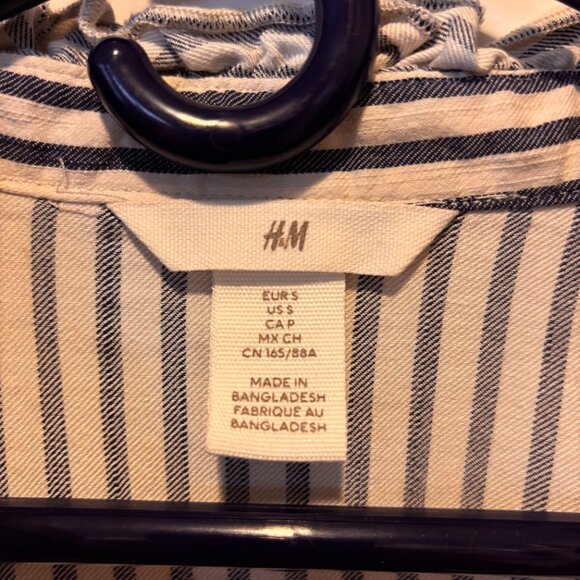 H&M Striped Ruffle Trim Blouse - Picture 2 of 3
